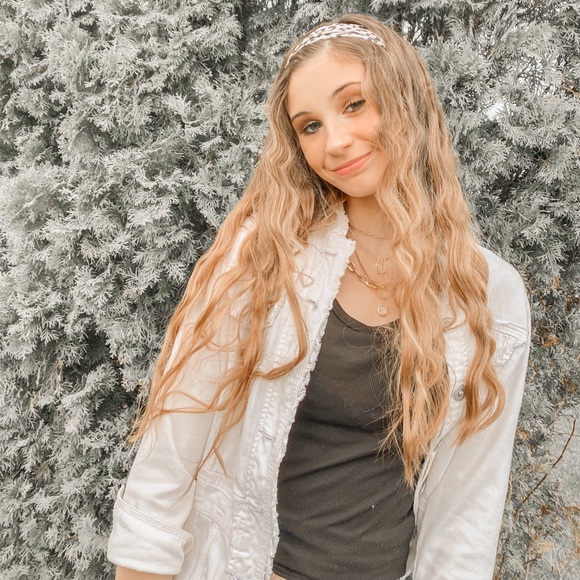 Meet your Posher, Makayla - Picture 1 of 1